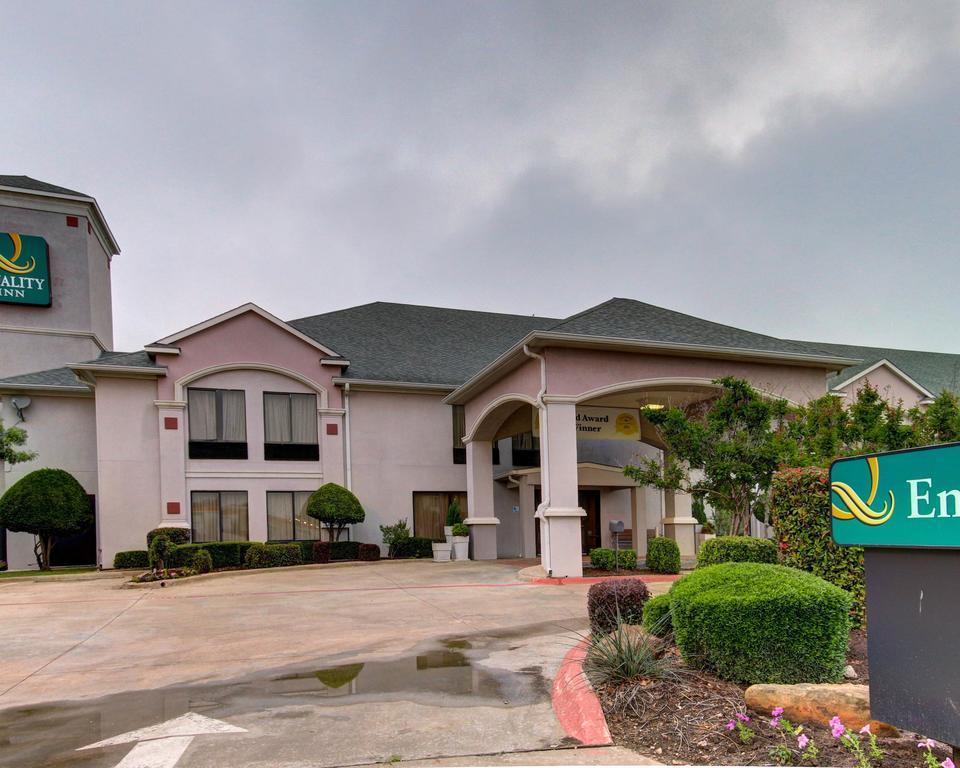 Quality Inn Hillsboro Exterior photo