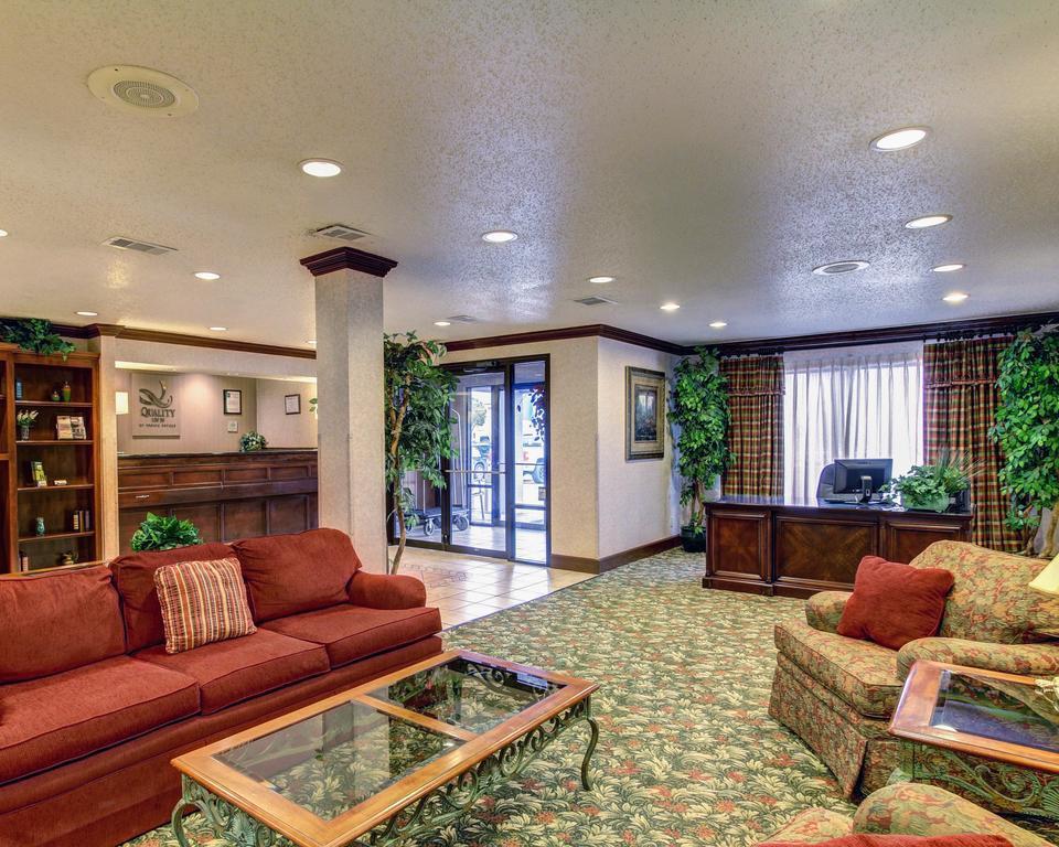 Quality Inn Hillsboro Exterior photo
