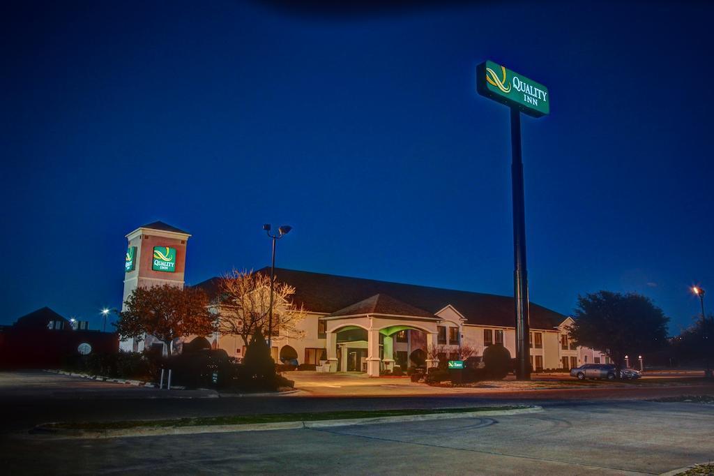 Quality Inn Hillsboro Exterior photo
