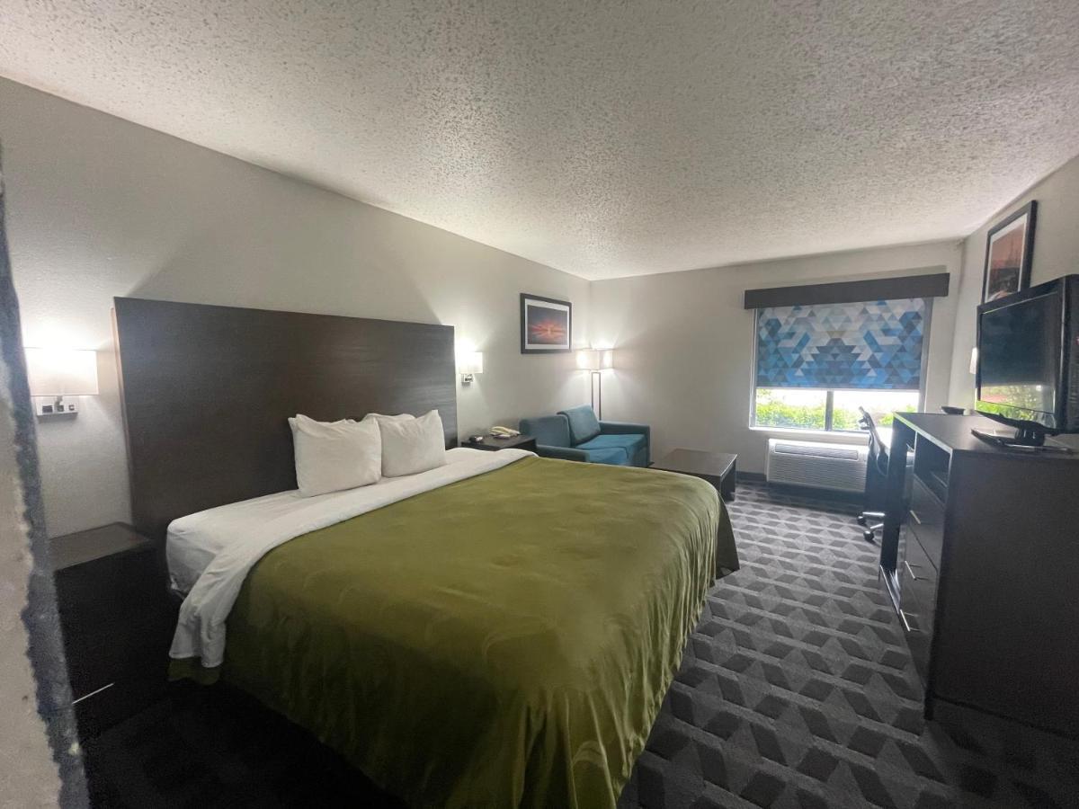 Quality Inn Hillsboro Exterior photo