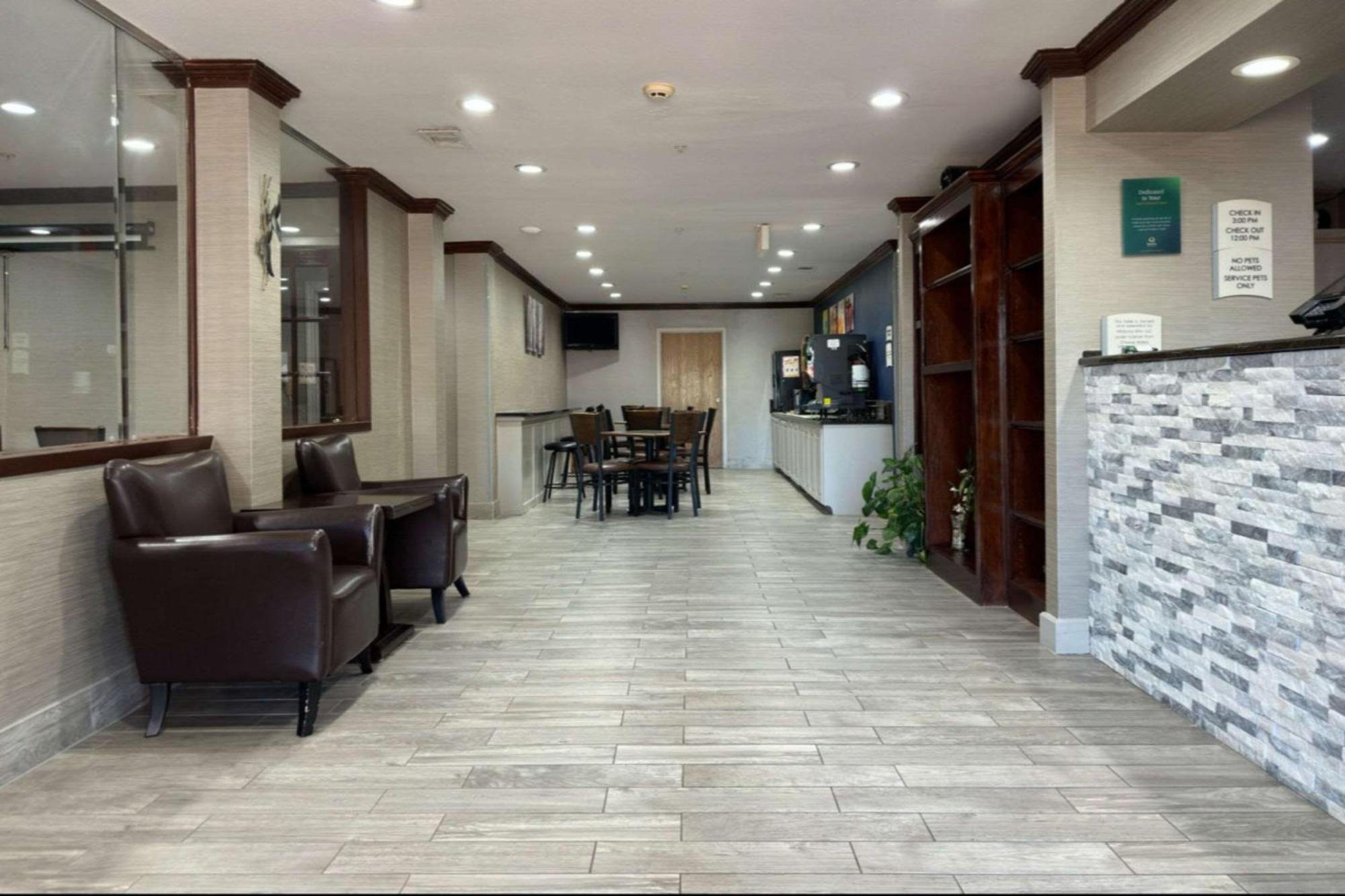 Quality Inn Hillsboro Exterior photo